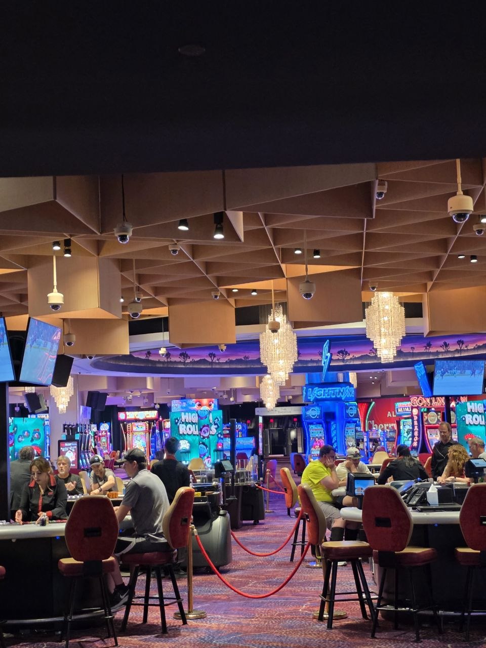 Virgin Hotels Las Vegas, Curio Collection by Hilton – Travel review photo